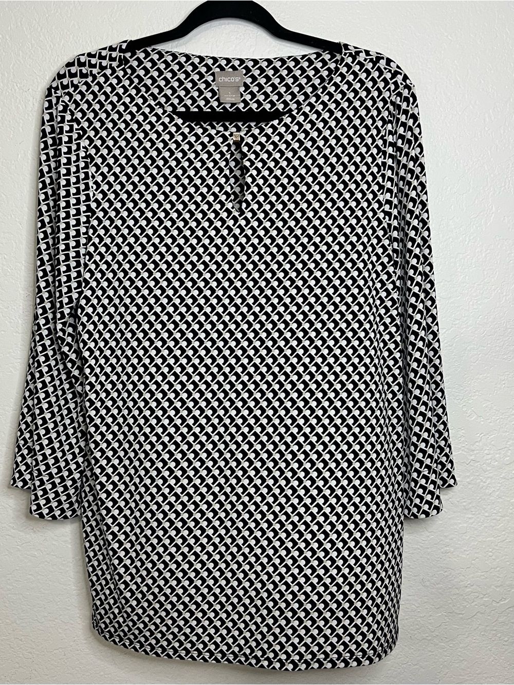 Chico’s Top Blouse Flared Sleeve Diamond Geometric Print Women’s Size Medium - 1
